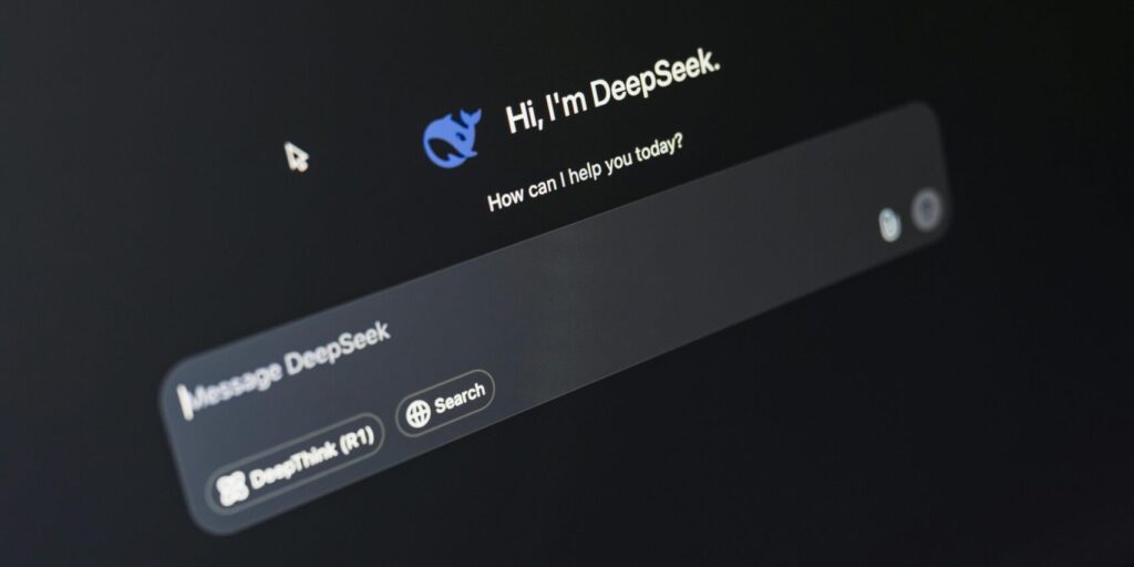 DeepSeek vs ChatGPT: IA china vs IA estadounidense